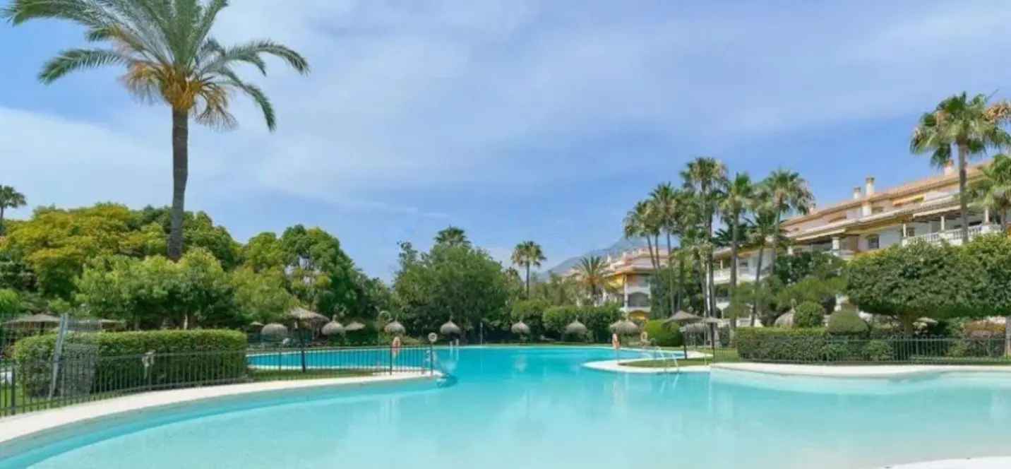Продажа апартаментов на первом этаже в Marbella 3