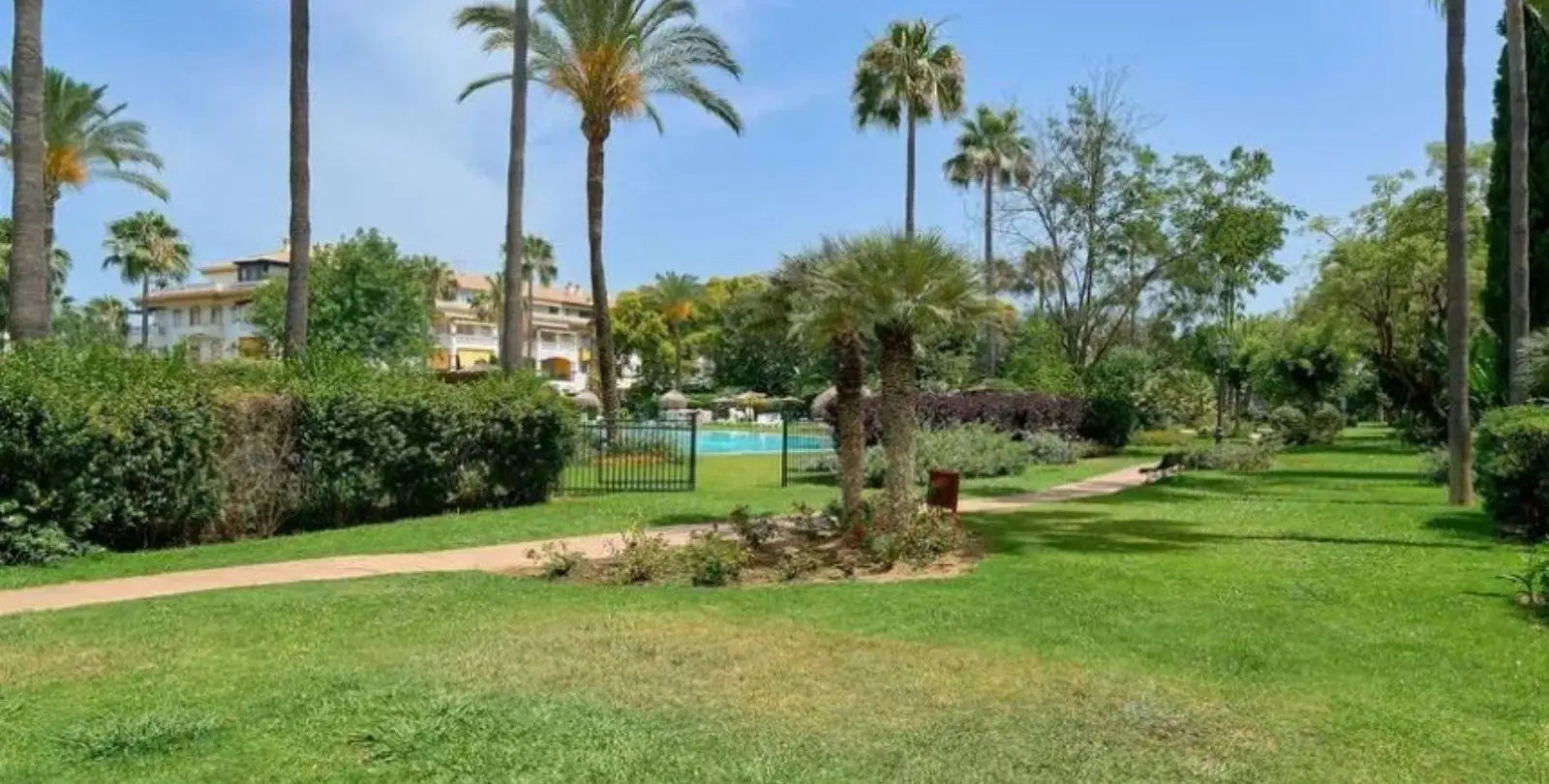 Продажа апартаментов на первом этаже в Marbella 17