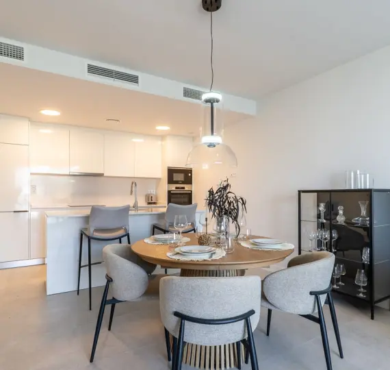 Apartamento en planta media R5078062