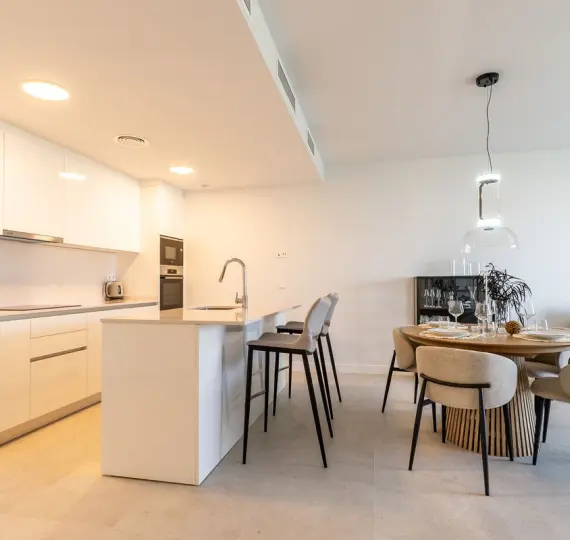 Apartamento en planta media R5078062