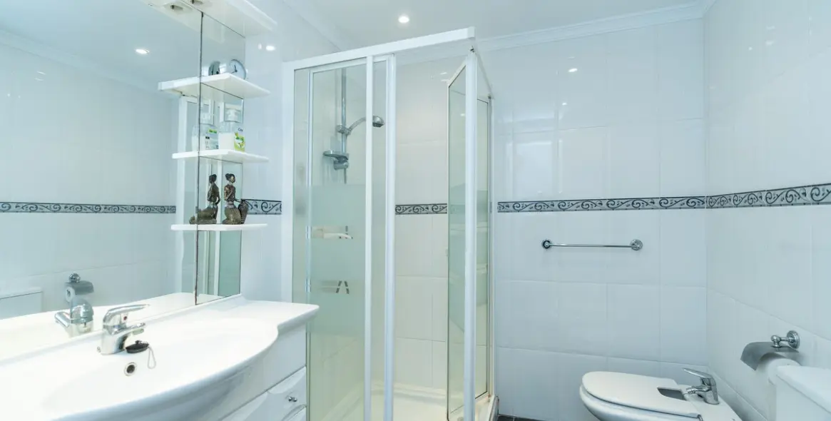 Sale of middle floor apartment in La Cala de Mijas 7