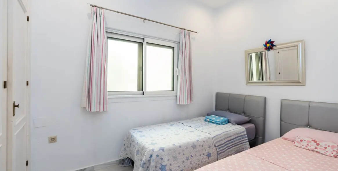 Sale of middle floor apartment in La Cala de Mijas 9