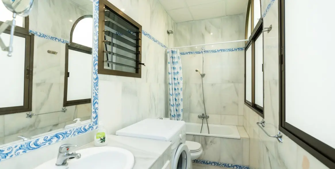 Sale of middle floor apartment in La Cala de Mijas 10