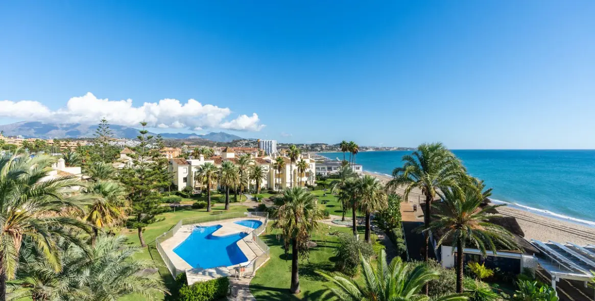 Sale of middle floor apartment in La Cala de Mijas 11