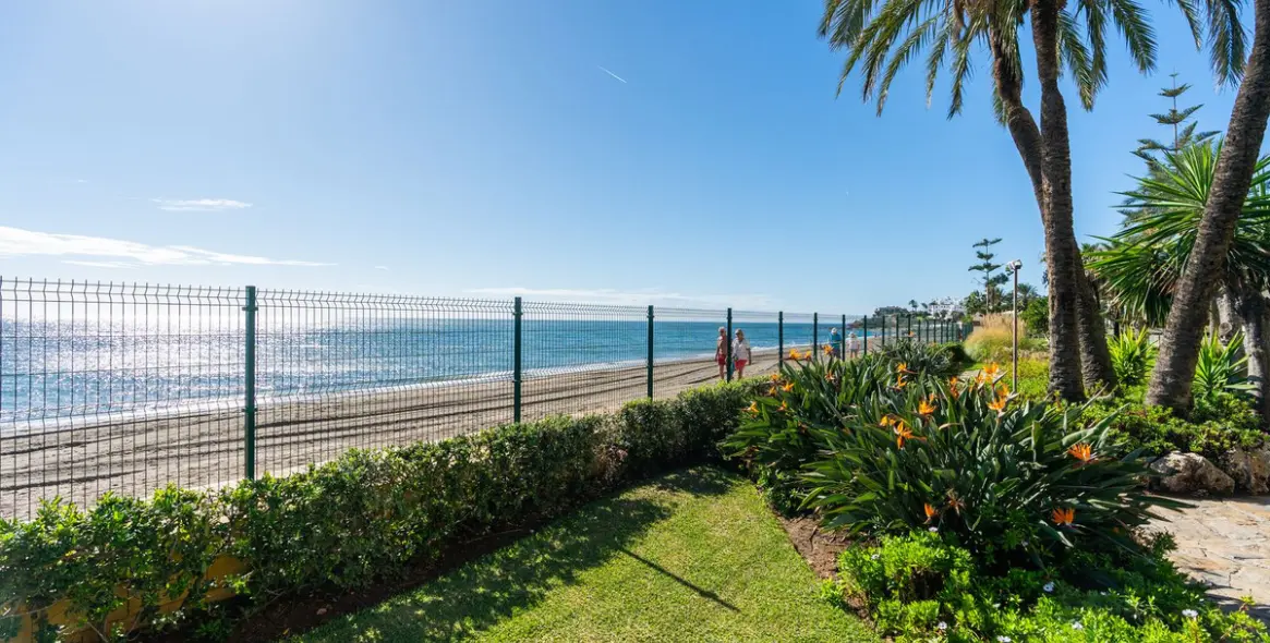 Sale of middle floor apartment in La Cala de Mijas 14