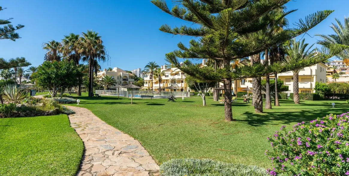 Sale of middle floor apartment in La Cala de Mijas 15