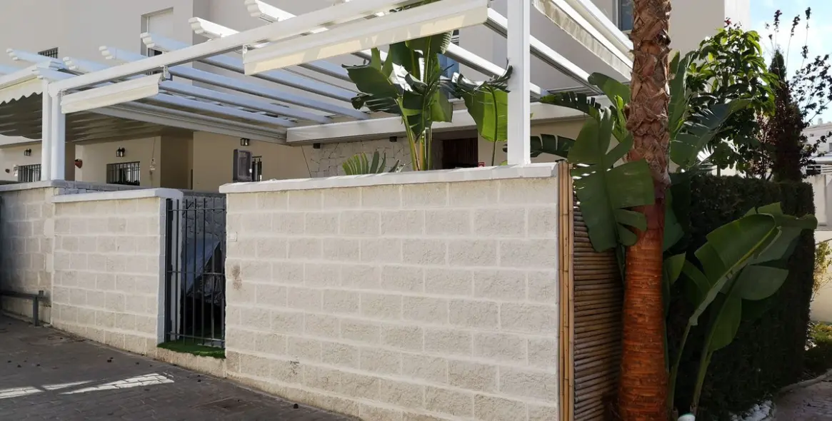 Sale of semi-detached house in Estepona 16