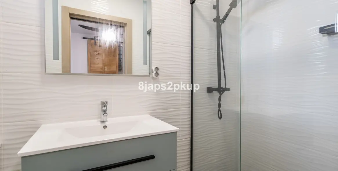 Sale of townhouse in Estepona 12