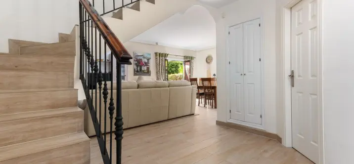 Продажа таунхауса в Estepona 2