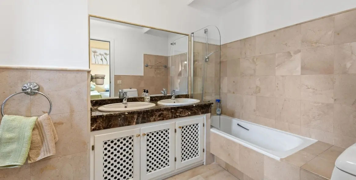 Продажа таунхауса в Estepona 14