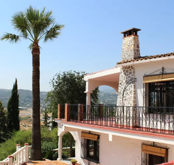 Sale of detached villa in Coín