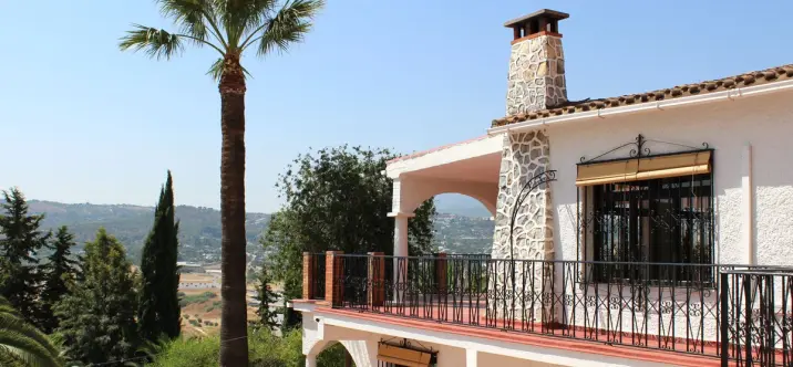 Sale of detached villa in Coín 0