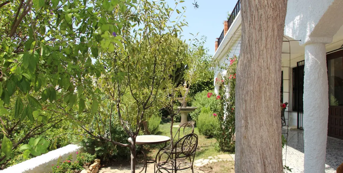 Sale of detached villa in Coín 3