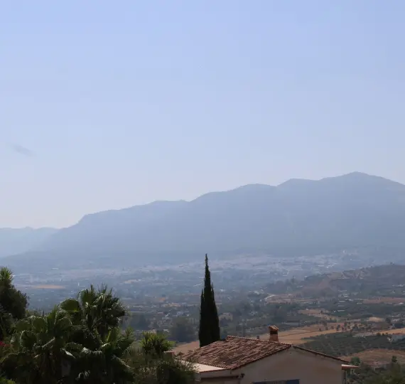 Sale of detached villa in Coín