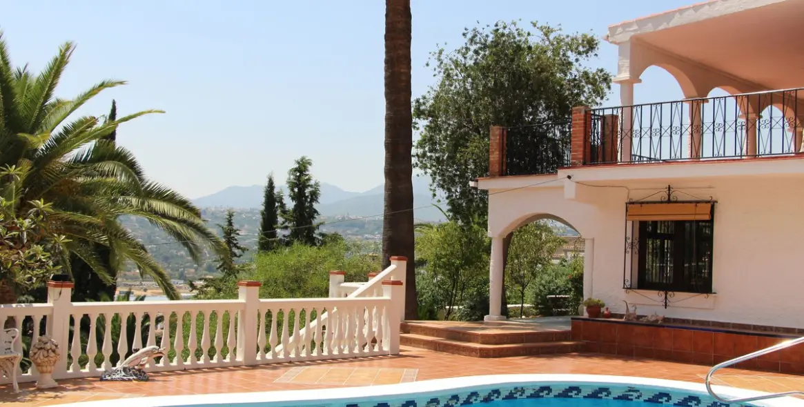 Sale of detached villa in Coín 5