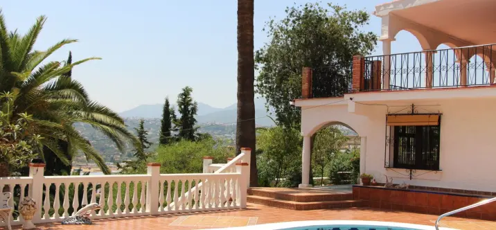 Sale of detached villa in Coín 4