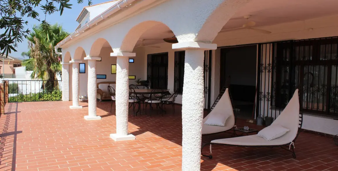 Sale of detached villa in Coín 7