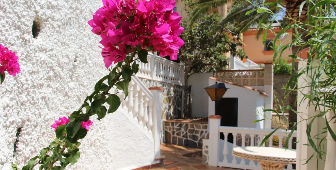 Sale of detached villa in Coín 8