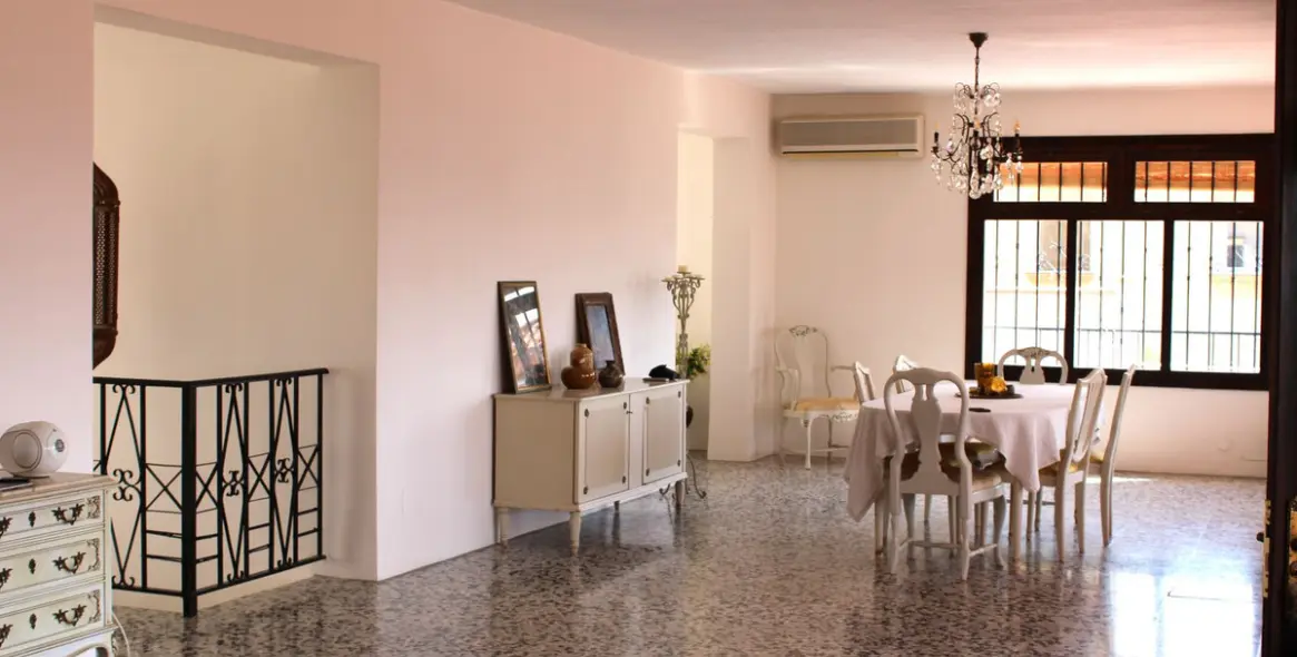 Sale of detached villa in Coín 16