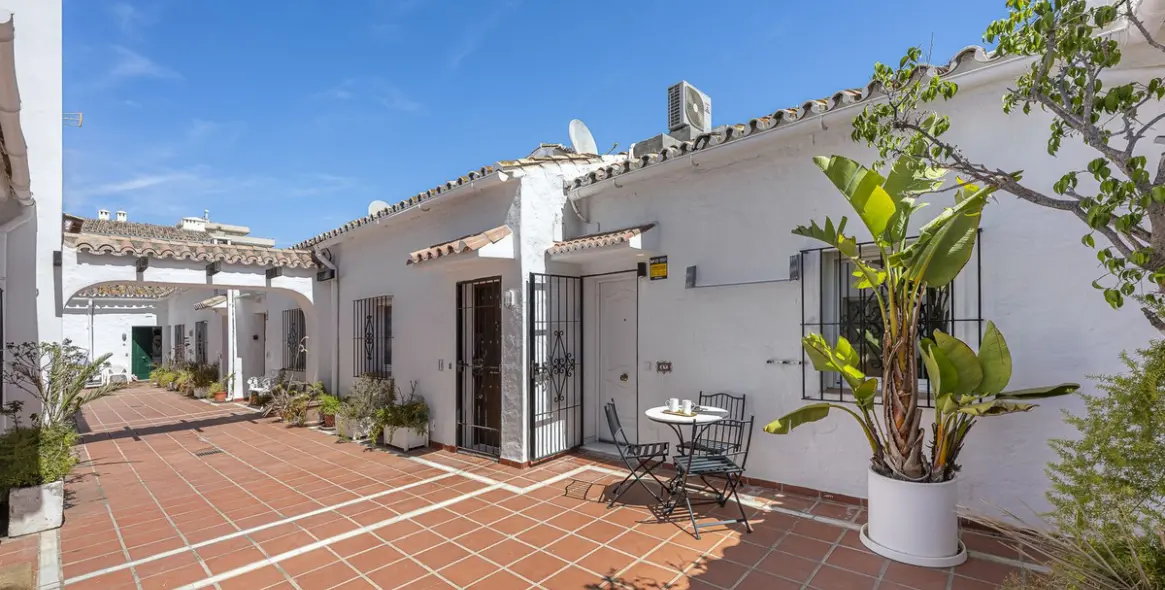 Sale of penthouse in Puerto Banús 23