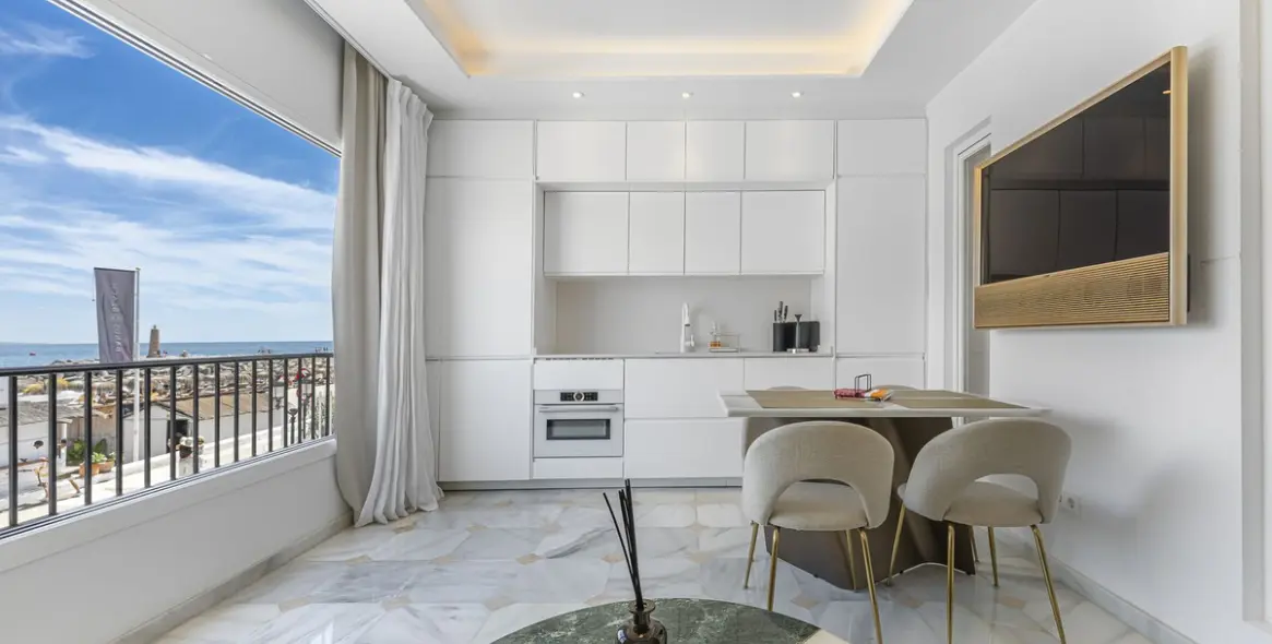 Sale of penthouse in Puerto Banús 26