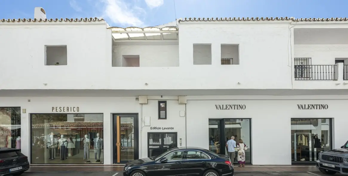 Sale of penthouse in Puerto Banús 28