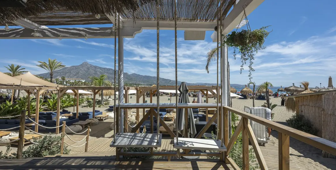 Sale of penthouse in Puerto Banús 33