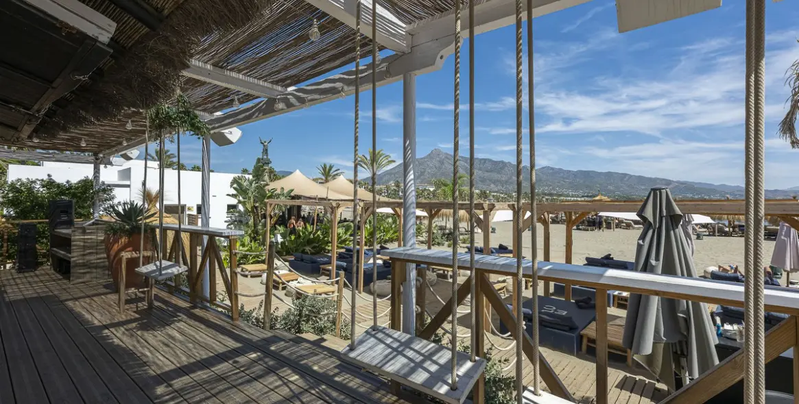 Sale of penthouse in Puerto Banús 34