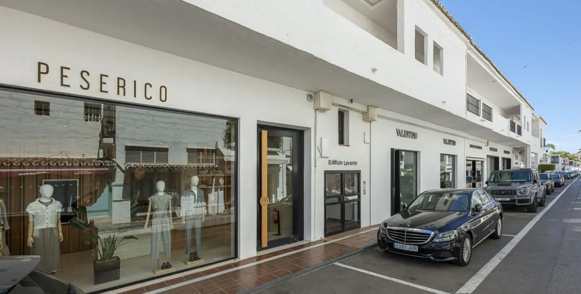 Sale of penthouse in Puerto Banús 37