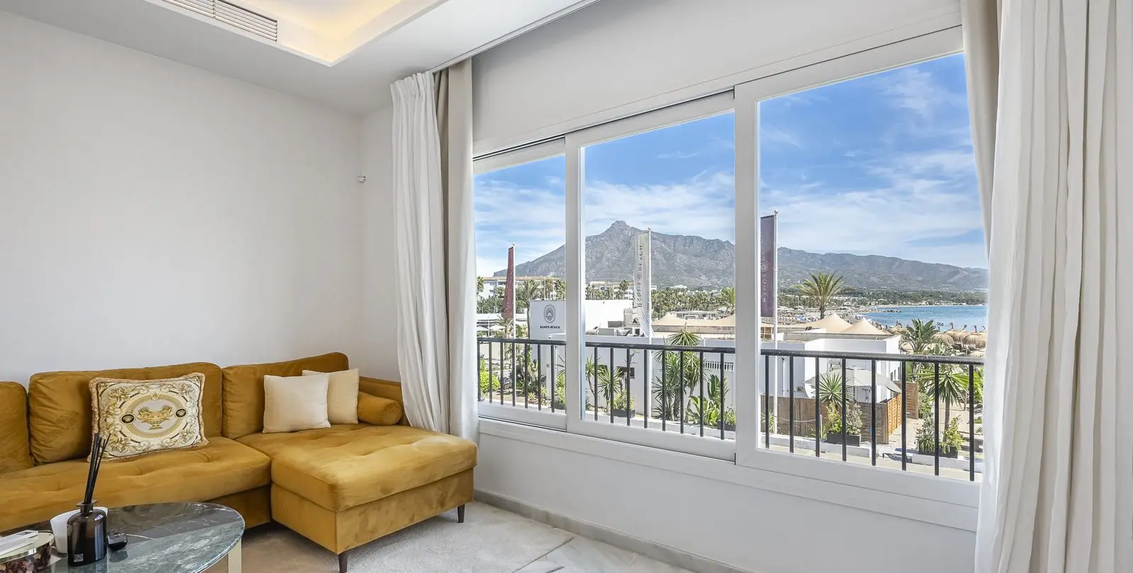Sale of penthouse in Puerto Banús 1