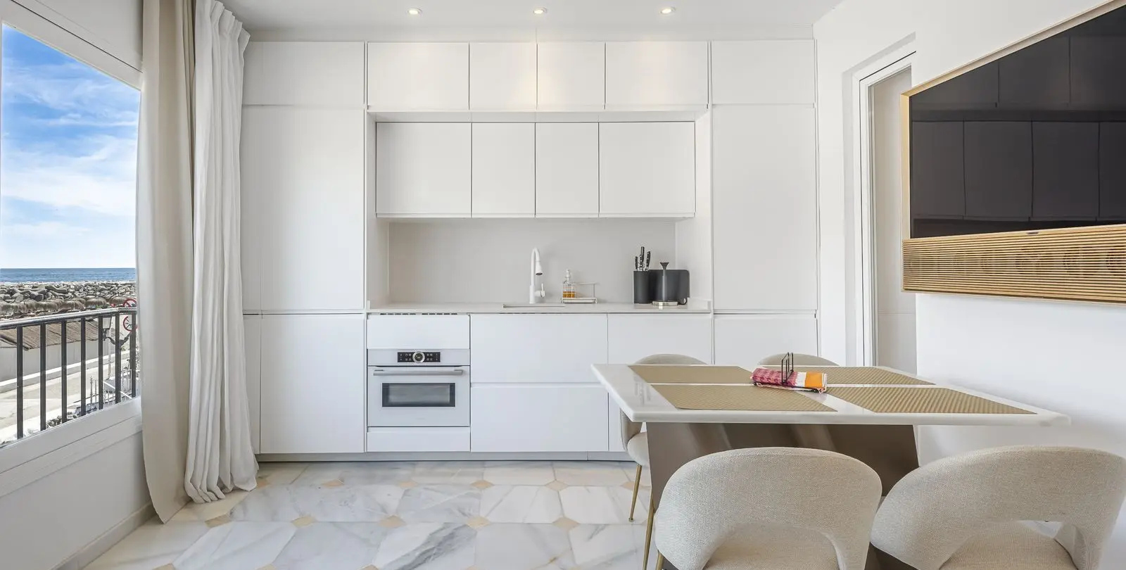 Sale of penthouse in Puerto Banús 5