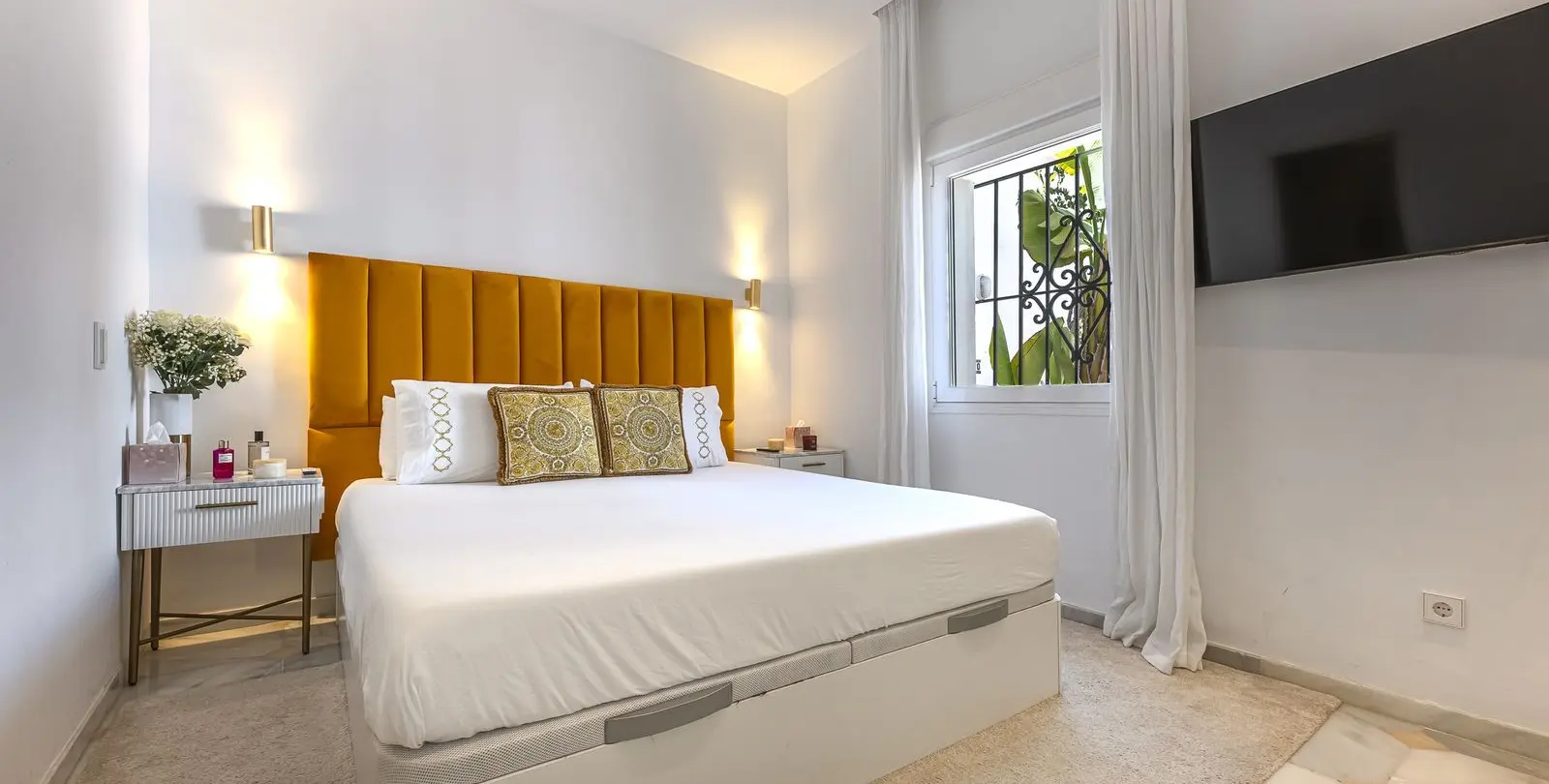 Sale of penthouse in Puerto Banús 10