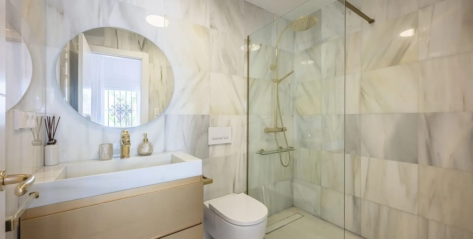 Sale of penthouse in Puerto Banús 16