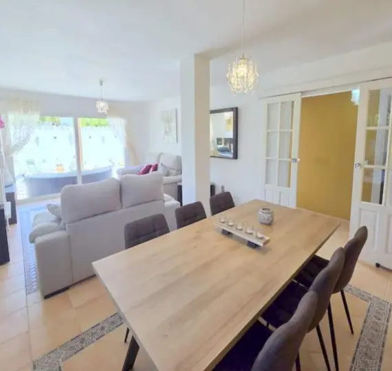 Продажа  отдельно стоящей виллы в Manilva