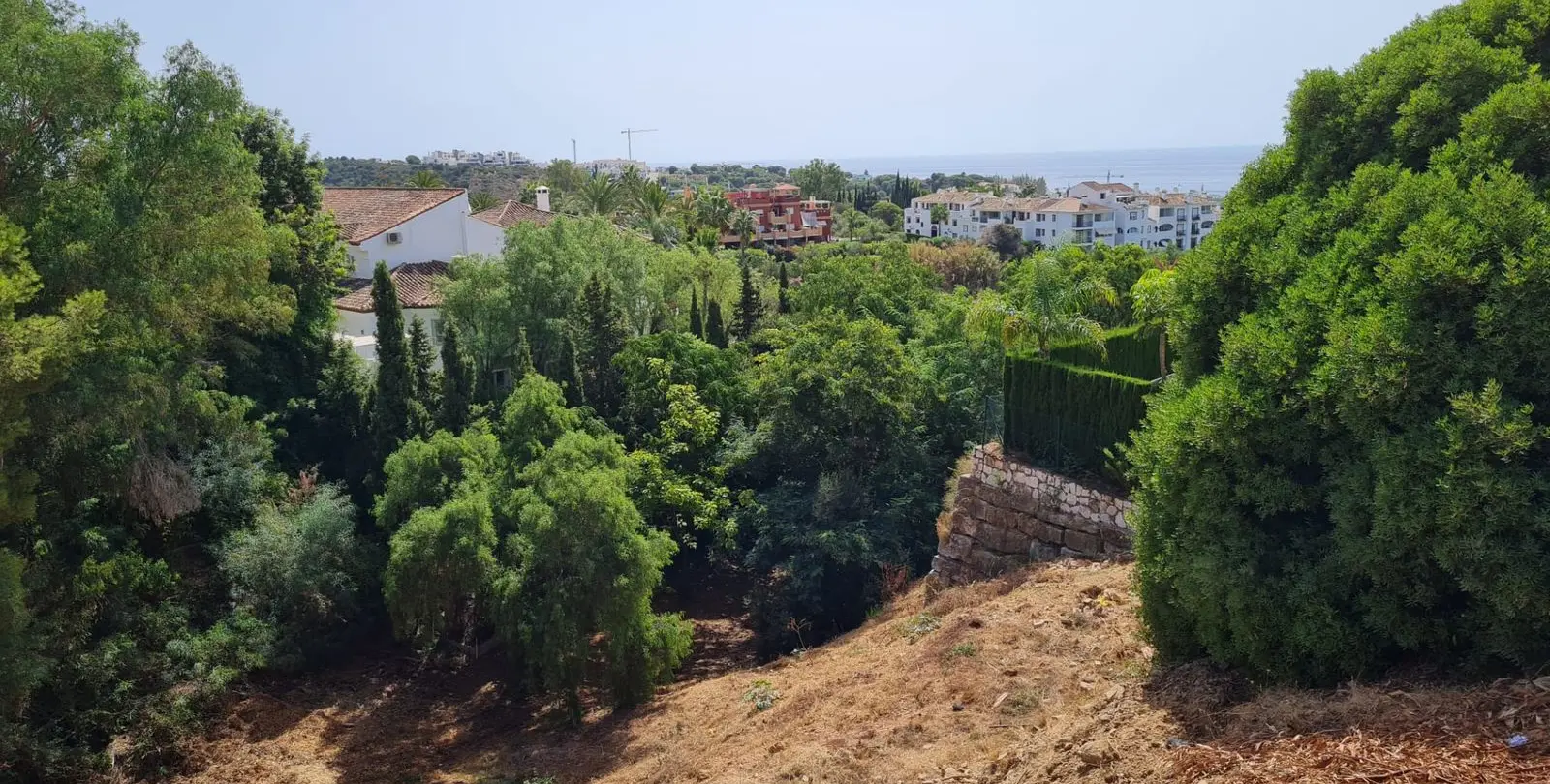 Sale of residential plot in Hacienda Las Chapas 3