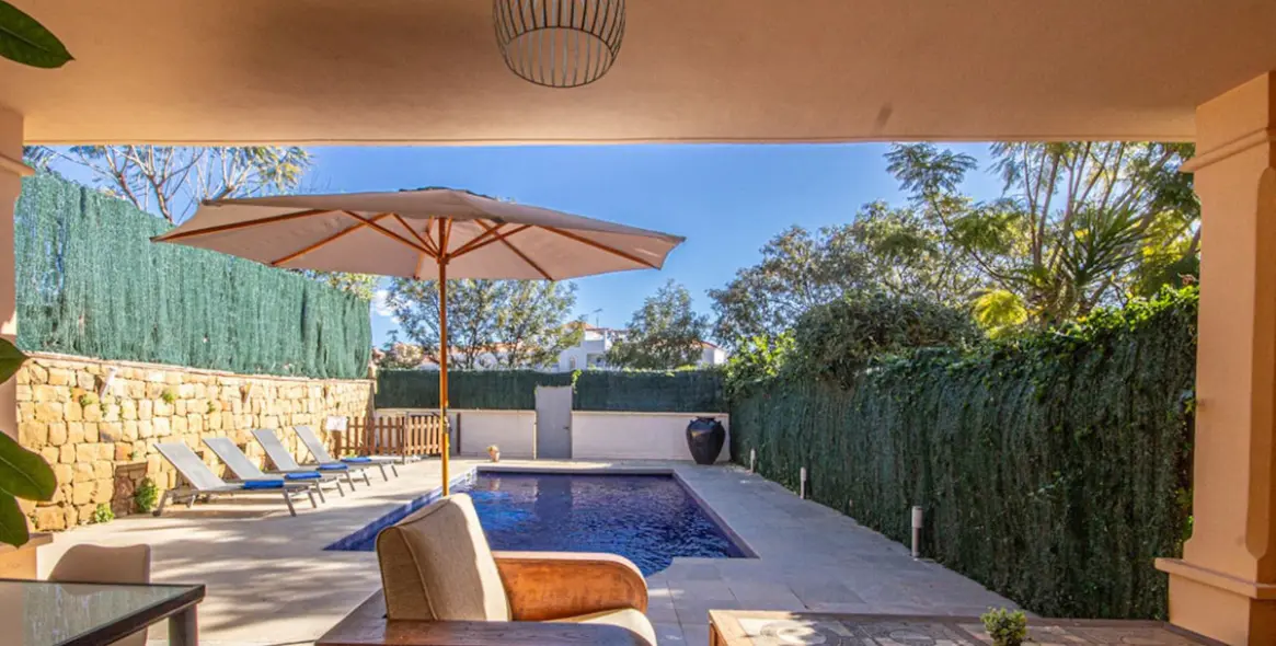 Продажа дома на две семьи в Riviera del Sol 4