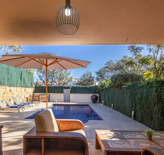 Продажа дома на две семьи в Riviera del Sol