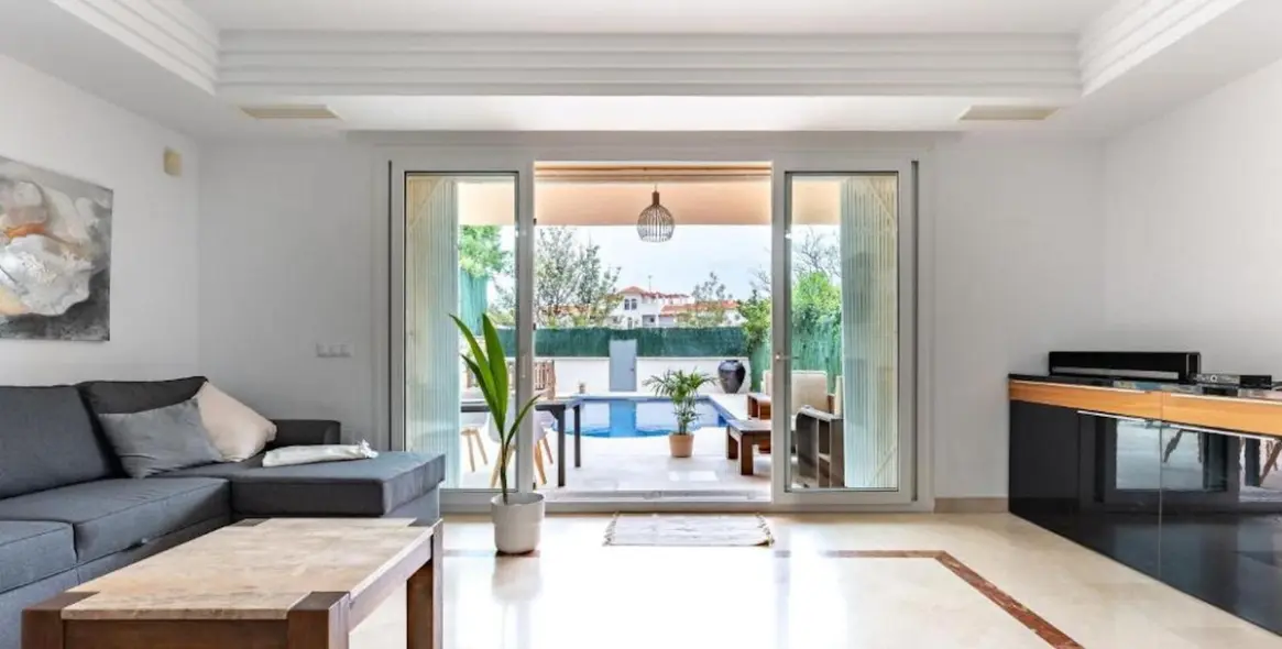 Продажа дома на две семьи в Riviera del Sol 8