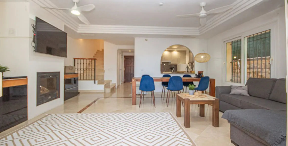 Продажа дома на две семьи в Riviera del Sol 15