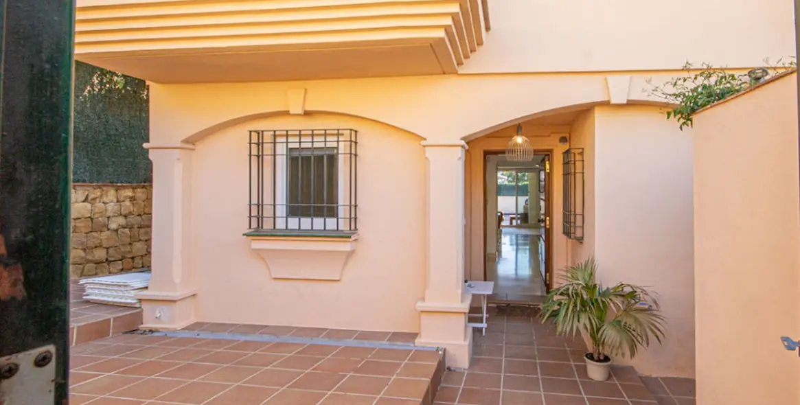 Продажа дома на две семьи в Riviera del Sol 28