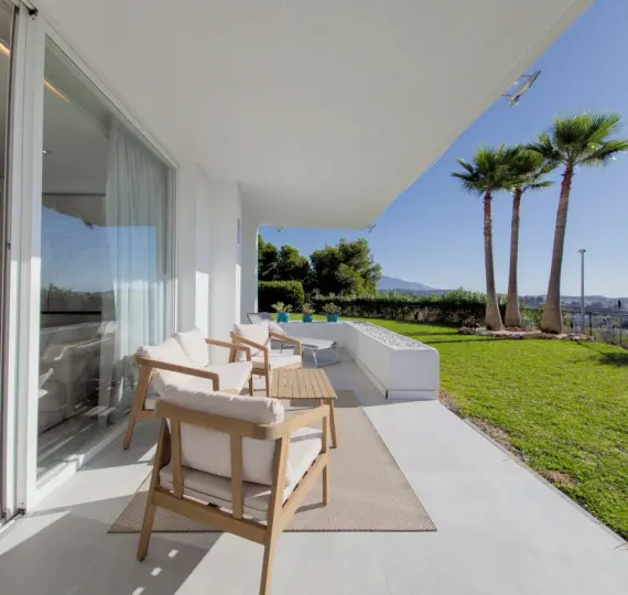 Продажа апартаментов на первом этаже в Miraflores