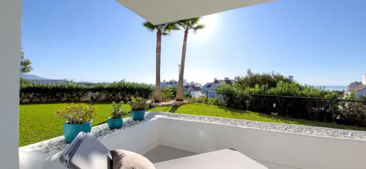 Продажа апартаментов на первом этаже в Miraflores 4