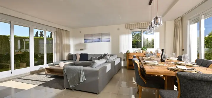 Продажа таунхауса в Estepona 2