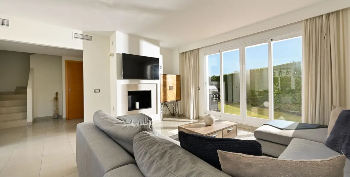 Продажа таунхауса в Estepona 18