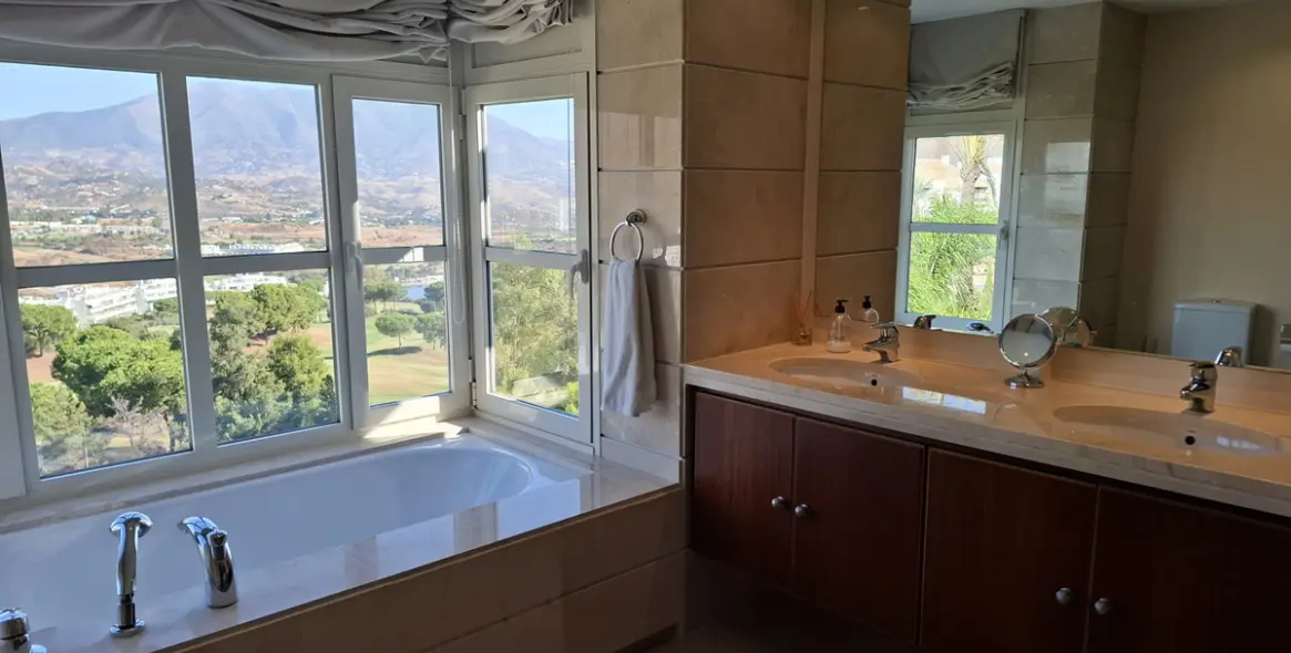 Sale of townhouse in Mijas Costa 9