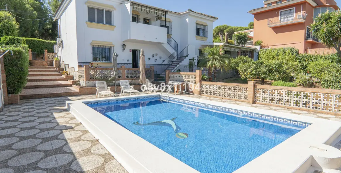 Sale of detached villa in Alhaurín de la Torre 1