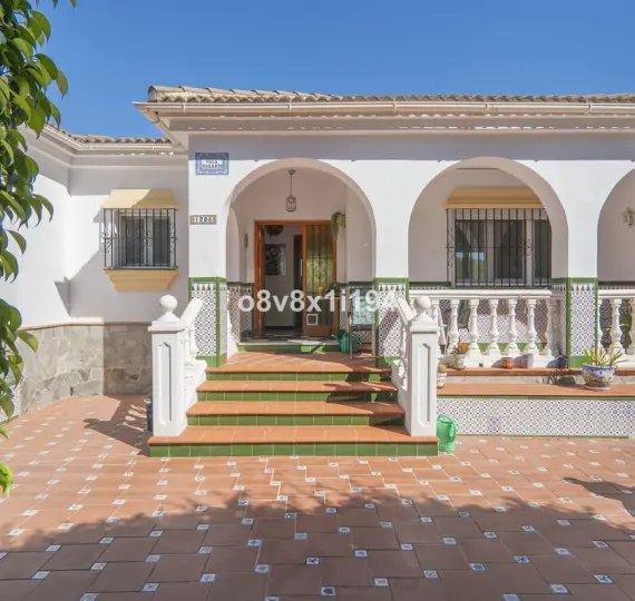 Sale of detached villa in Alhaurín de la Torre