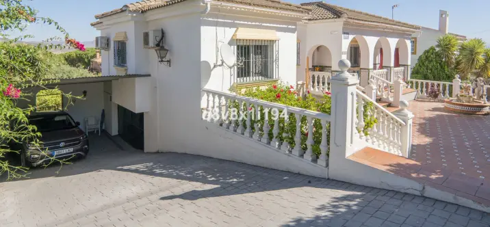 Sale of detached villa in Alhaurín de la Torre 3