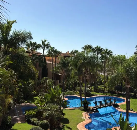 Продажа апартаментов на среднем этаже в Dos Hermanas