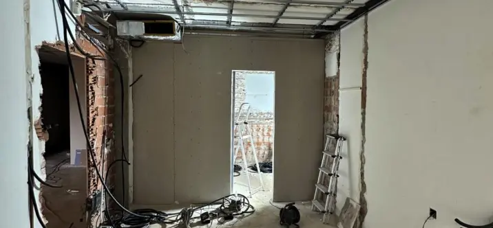 Продажа апартаментов на среднем этаже в Dos Hermanas 3